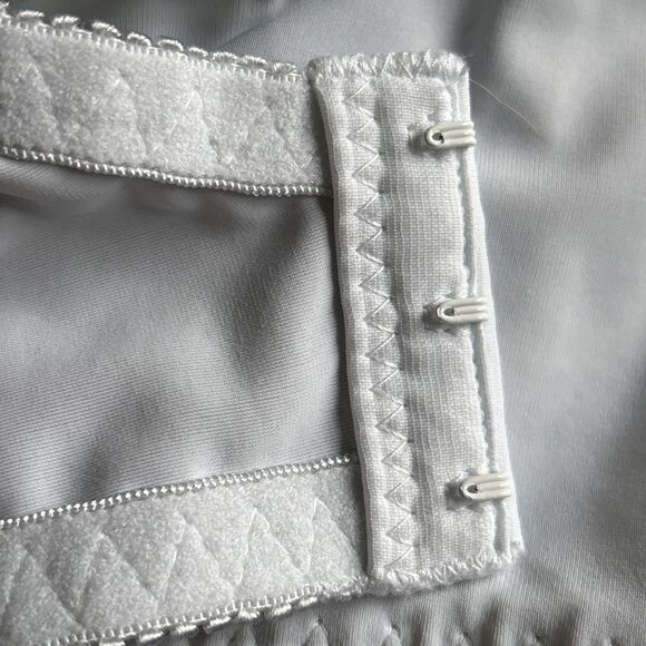 CURVE MUSE LACY WHITE BRA, UNDERWIRE CLOTH LINING SIZE - 36D - Picture 8 of 9